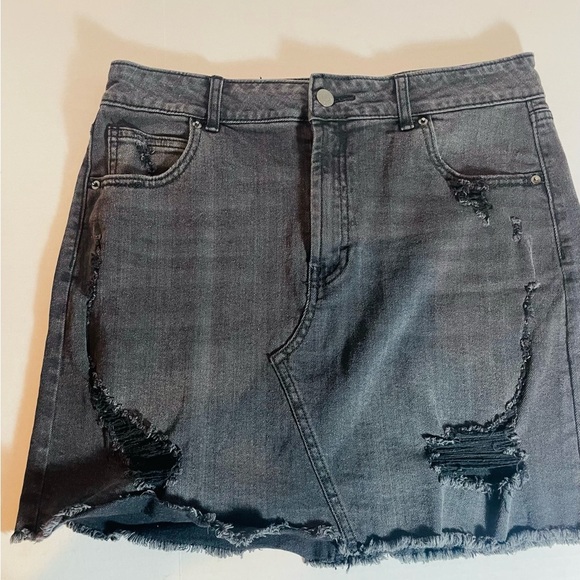 Wild Fable Black Distressed Denim Mini Skirt Edgy Y2K Size 10 - Picture 6 of 9
